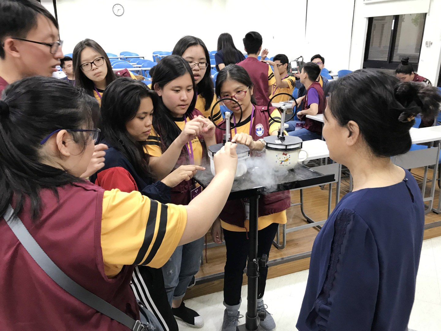 5/6-5/10 菲律賓靈慧學院蒞臨我校參訪，參加科普營隊